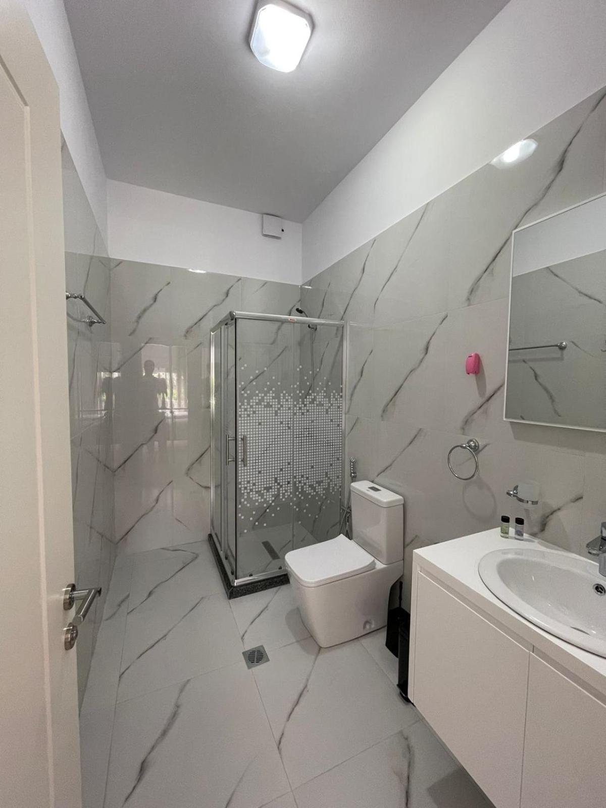 Ilvi Guesthouse Gjirokaster Luaran gambar