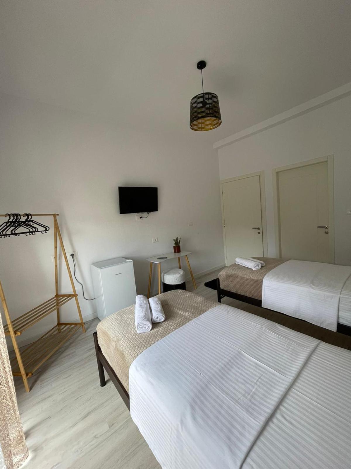 Ilvi Guesthouse Gjirokaster Luaran gambar