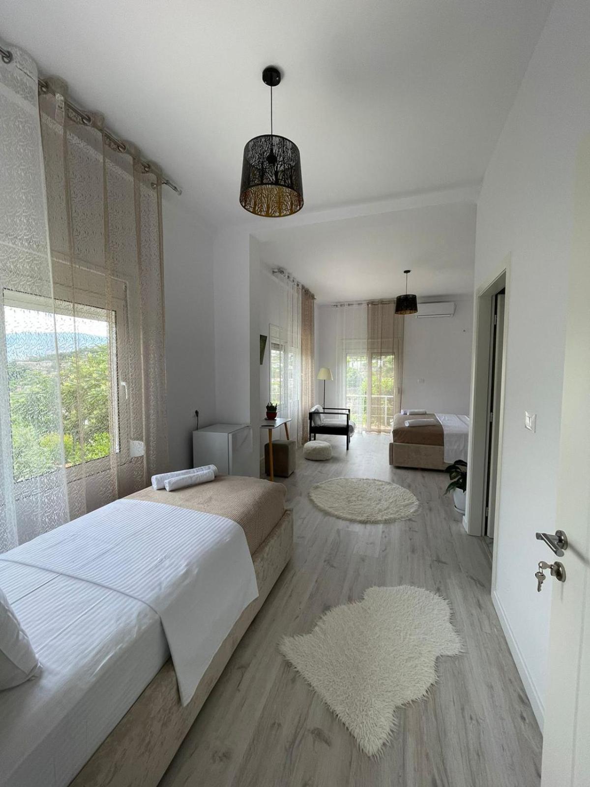 Ilvi Guesthouse Gjirokaster Luaran gambar