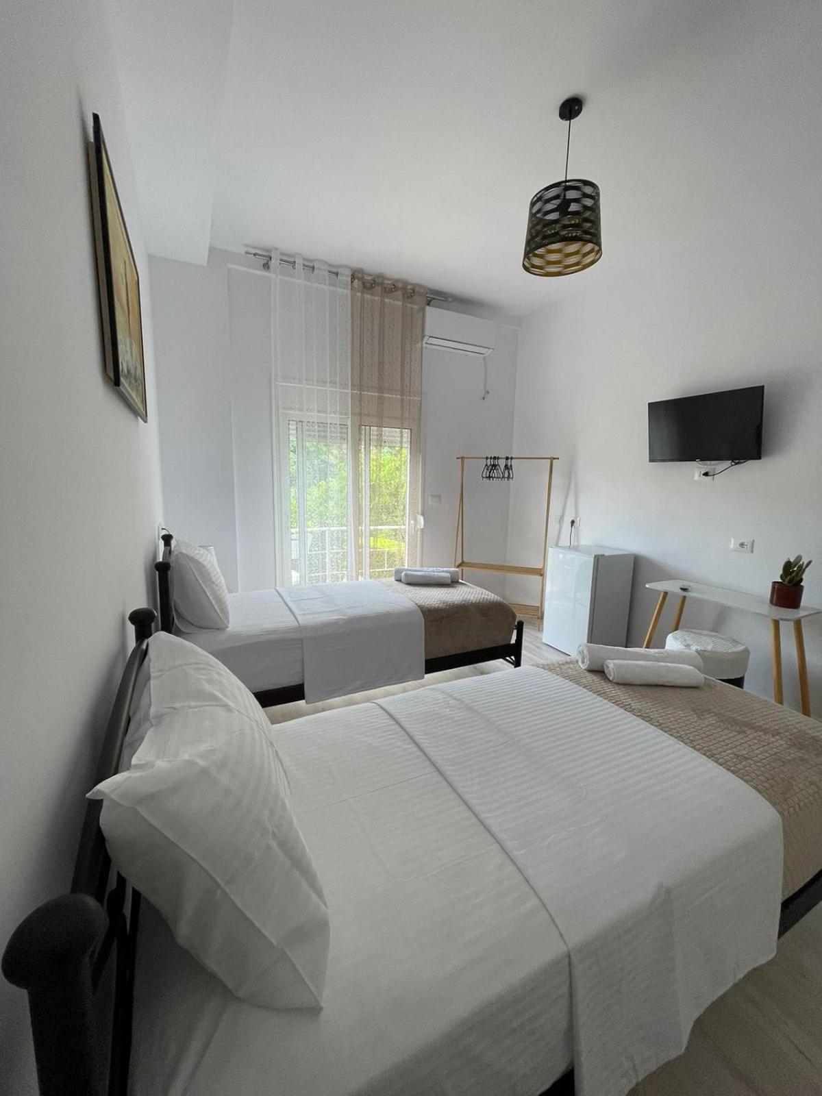 Ilvi Guesthouse Gjirokaster Luaran gambar