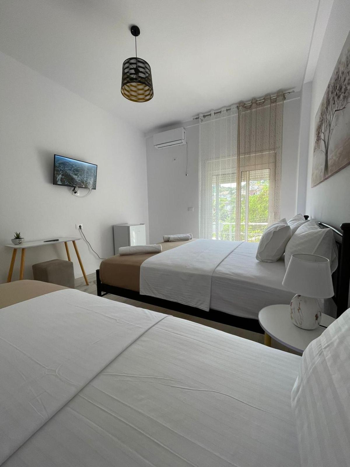 Ilvi Guesthouse Gjirokaster Luaran gambar