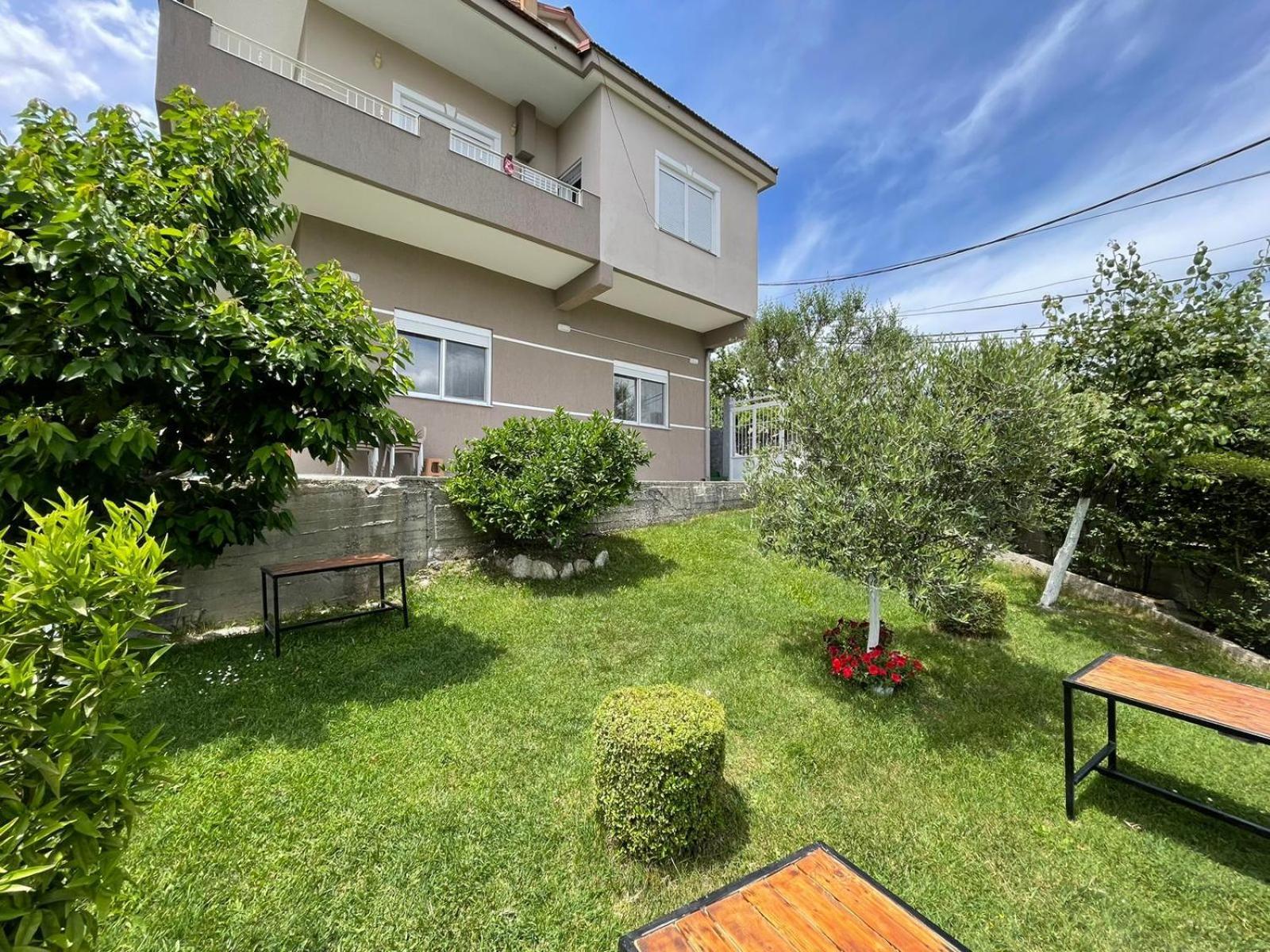 Ilvi Guesthouse Gjirokaster Luaran gambar