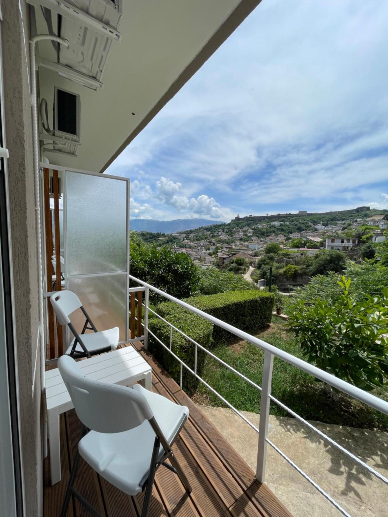 Ilvi Guesthouse Gjirokaster Luaran gambar