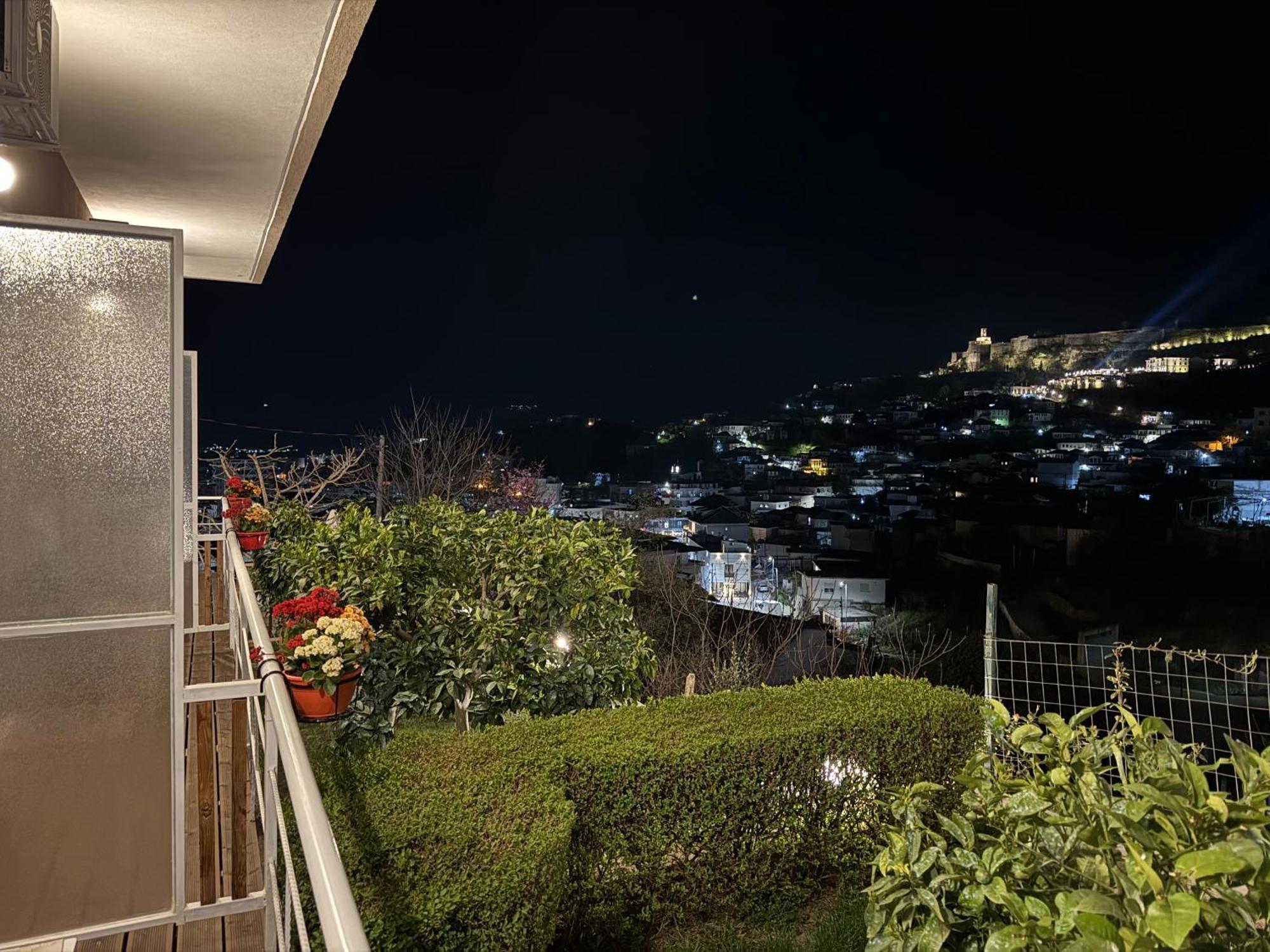 Ilvi Guesthouse Gjirokaster Luaran gambar