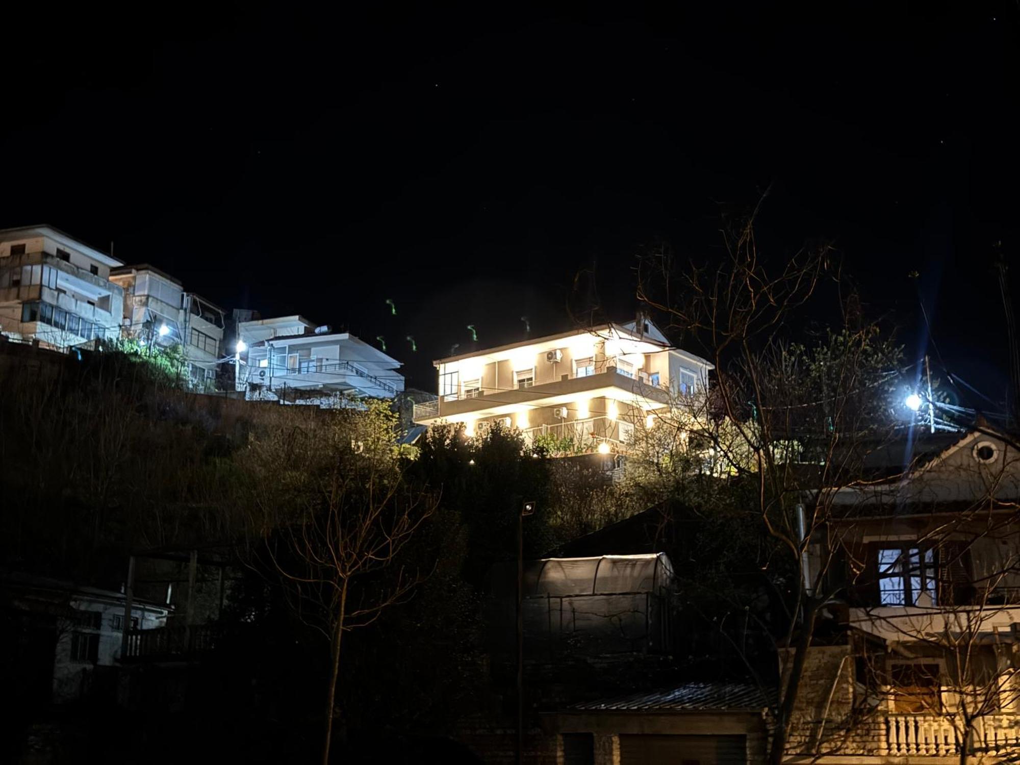 Ilvi Guesthouse Gjirokaster Luaran gambar