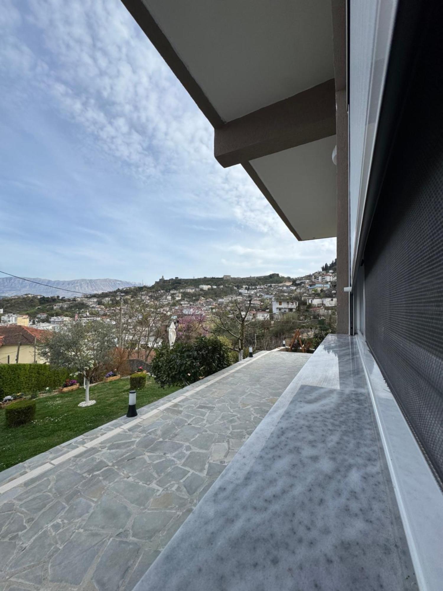 Ilvi Guesthouse Gjirokaster Luaran gambar